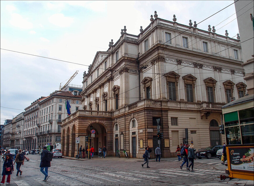 Театр Ла Скала, построенный в 1778 году архитектором Джузепе Пьермарини в неоклассическом стиле.