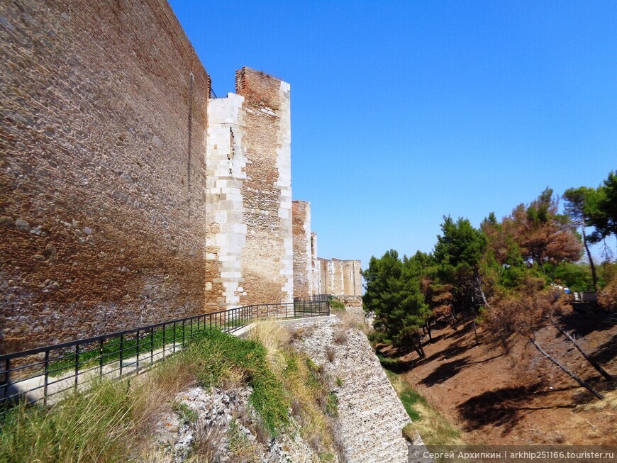 Средневековая крепость Лучеры — одна из самых мощных на Юге Италии