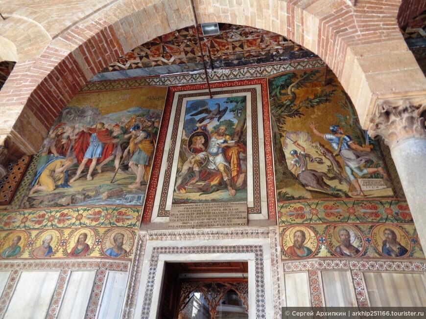 Палатинская капелла 12 века в замке Норманнов в Палермо — шедевр византийских мастеров и объект всемирного наследия ЮНЕСКО на Сицилии