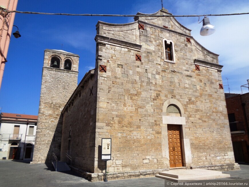 Средневековая церковь Сан Базилио Магно (11 века) в Трое — регион Апулия (Юг Италии)
