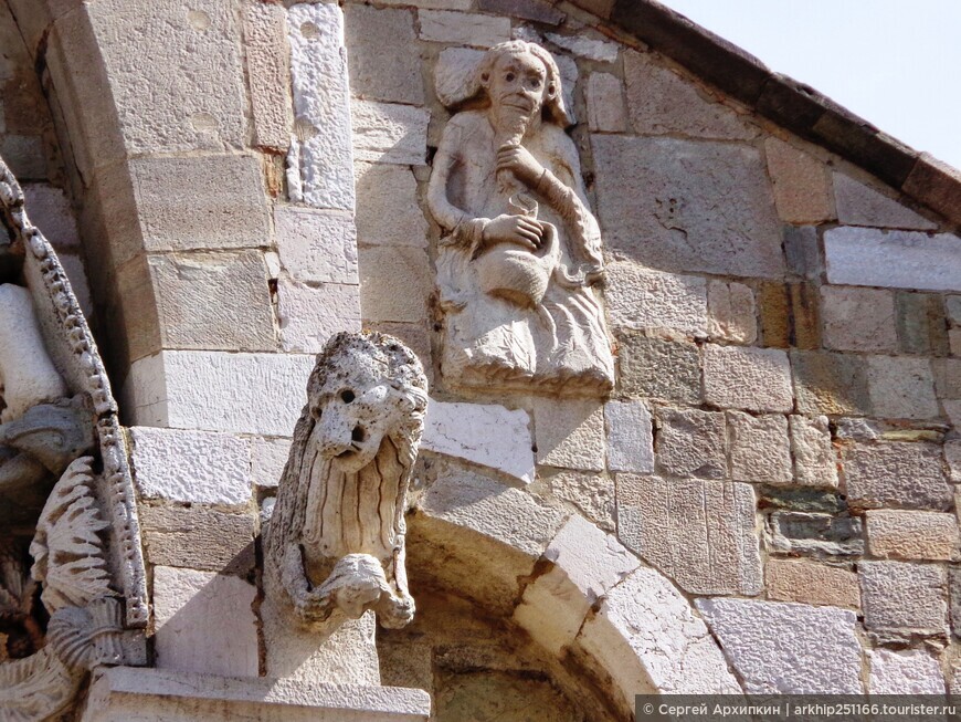 Средневековый Кафедральный собор (12 века) в Трое — шедевр романско-апулийской архитектуры