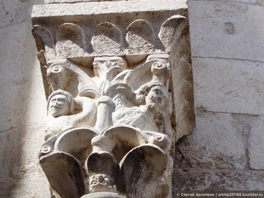 Средневековый Кафедральный собор (12 века) в Трое — шедевр романско-апулийской архитектуры