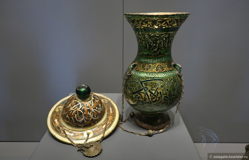 Стеклянная лампа из мечети (XIV век)