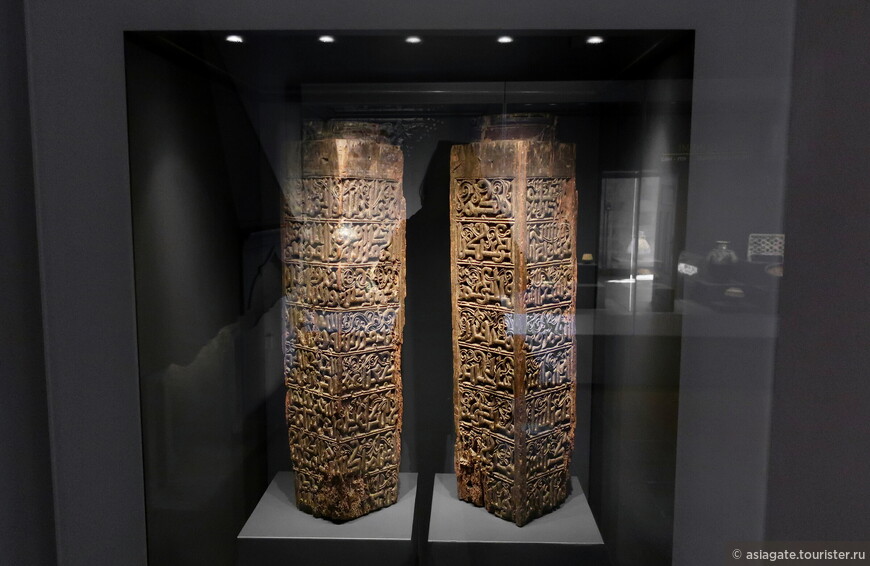 Деревянные колонны из Дамаска (Сирия), XIII век.