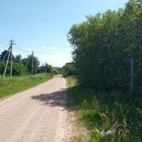 Дорога H8684 между Дубровкой и Сторожищем и километровый знак