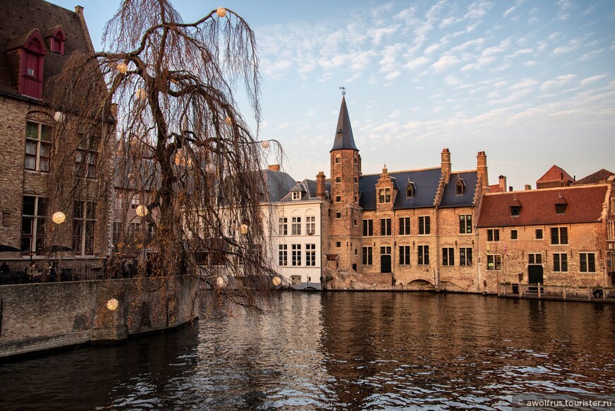 Брюгге — самые красивые места вдоль канала Гроенрей и город в потёмках 
