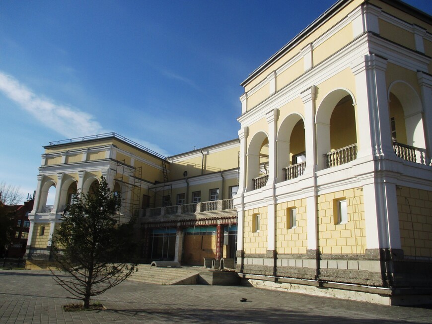 Алтайский художественный музей, пока что в процессе реставрации