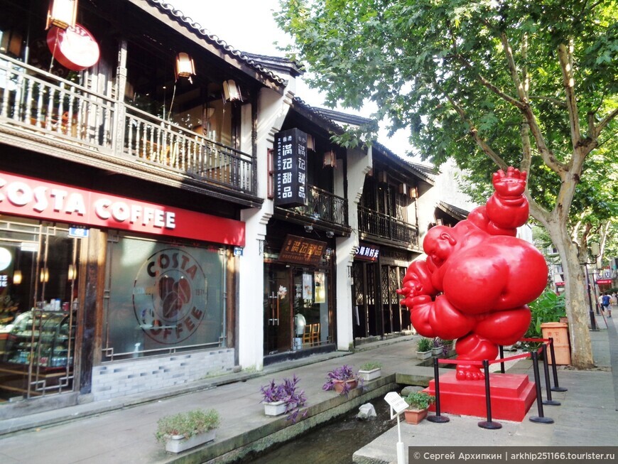 Древняя  улица Хэфанцзе в Ханчжоу — лучшая пешеходная улица Китая