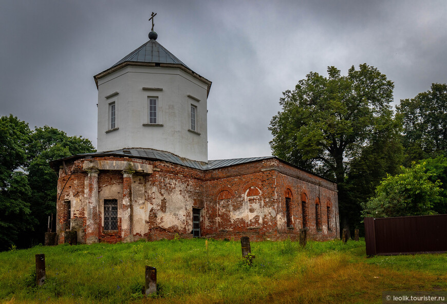 Церковь успения Богородицы рядом с имением Черкасских.