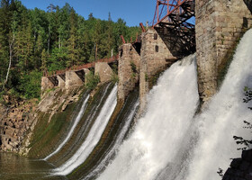 Скалы реки Ай, водопады без воды и старейшая ГЭС 