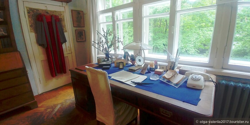 Рабочий стол писателя.