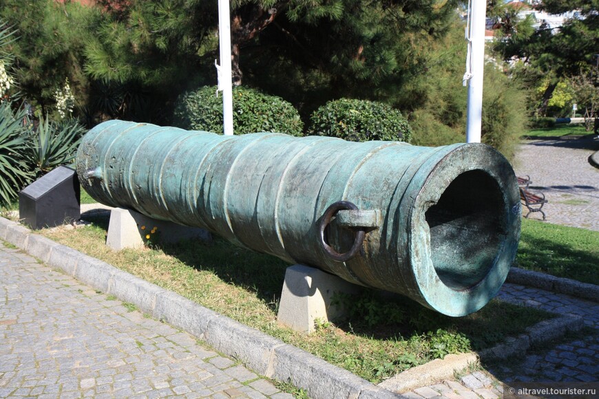Одна из больших турецких пушек, задействованных при осаде Константинополя. Фото 2009 г. из Стамбульского военного музея.