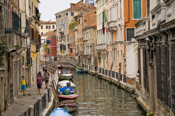 В Венеции из-за отсутствия дождей пересохли каналы