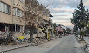 В турецком Искендеруне из-за землетрясения поднялся уровень моря, начата эвакуация 