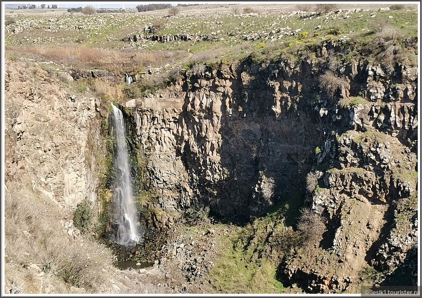 Деревня Дейр-Керух, дольмены и водопад