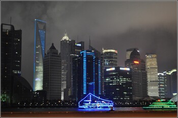 Шанхайский Диснейленд вновь открылся для посетителей 