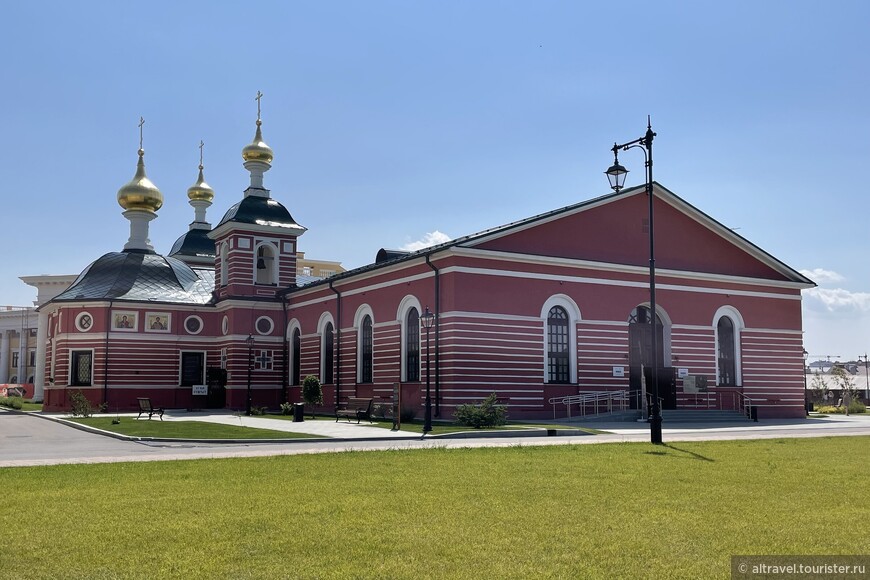 Манеж с Никольской церковью, 1841-1882.