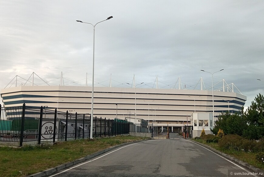 Стадион построенный к мундиалю 2018 года был этим летом переименован в Ростех арена.Вот уже пять лет он является домом футбольного клуба Балтика.Хотя,здесь проводятся и другие мероприятия,в том числе концерты.