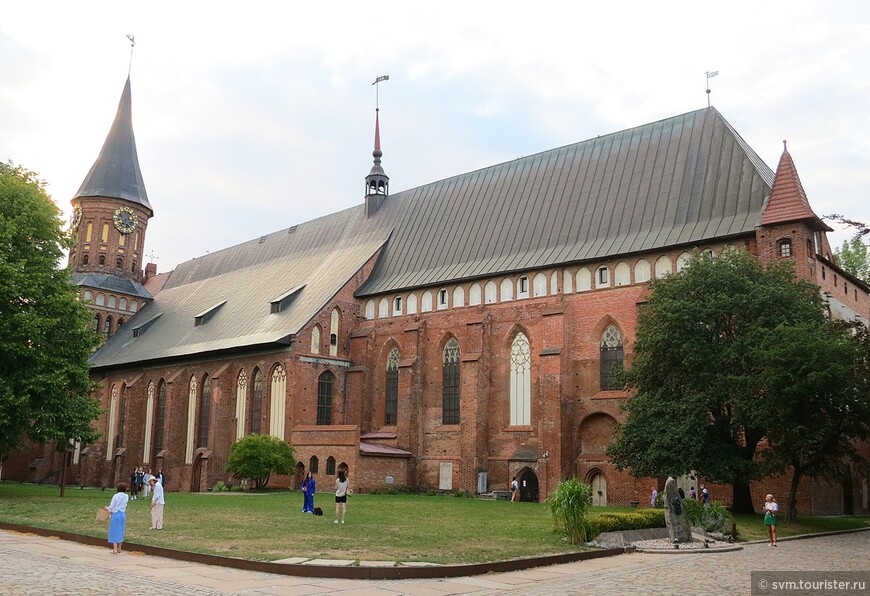 Именно в кафедральном соборе в 1525 году произошло первое богослужение на немецком языке.До этого момента все службы проходили на латинском.