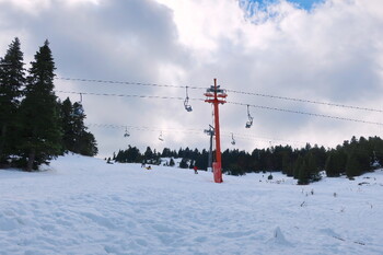 В Анталии на горнолыжном курорте на туристов обрушился навес