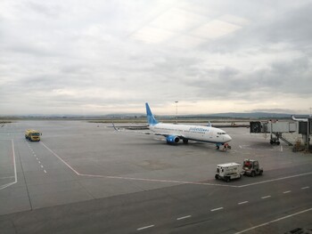 Самолёт «Победы» столкнулся с топливозаправщиком в аэропорту Астрахани