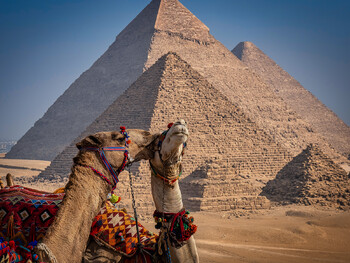 В Египте после 14 лет реставрации открылась пирамида Джосера