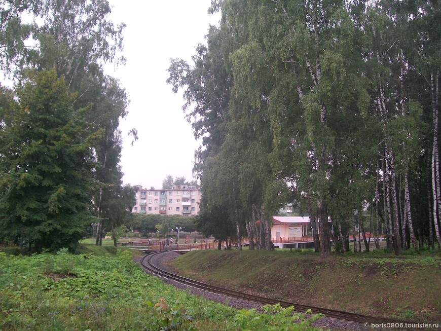Детская железная дорога вокруг парка и истока реки