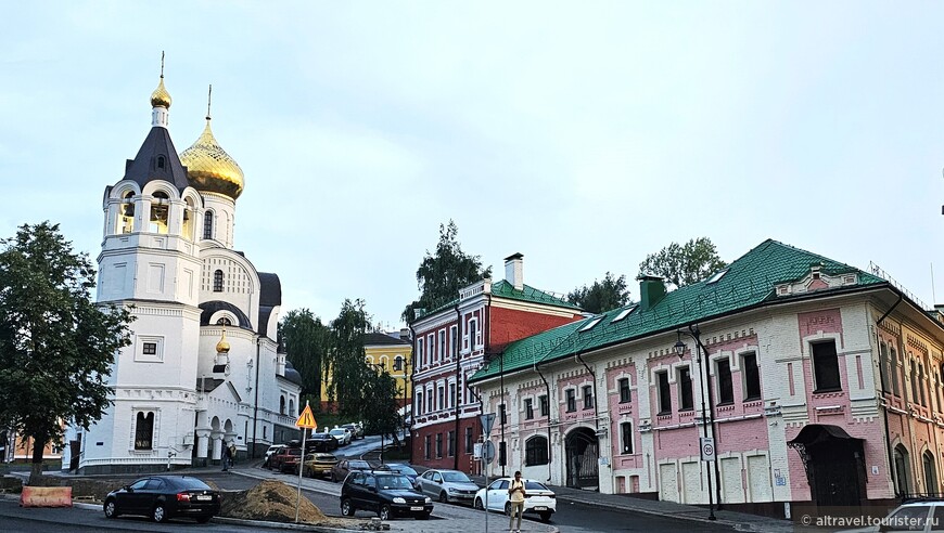 Начинается Ильинка от церкви иконы Казанской Божьей Матери, отстроенной в камне в 1687 г., разрушенной в 1935 и восстановленной (в новом облике) в 2012 г.