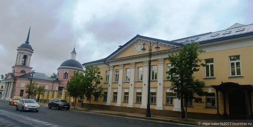 Большая Ордынка, 41 - городская усадьба Киреевских – Морозовых – Карповых считалась одной из самых богатых в Замоскворечье.