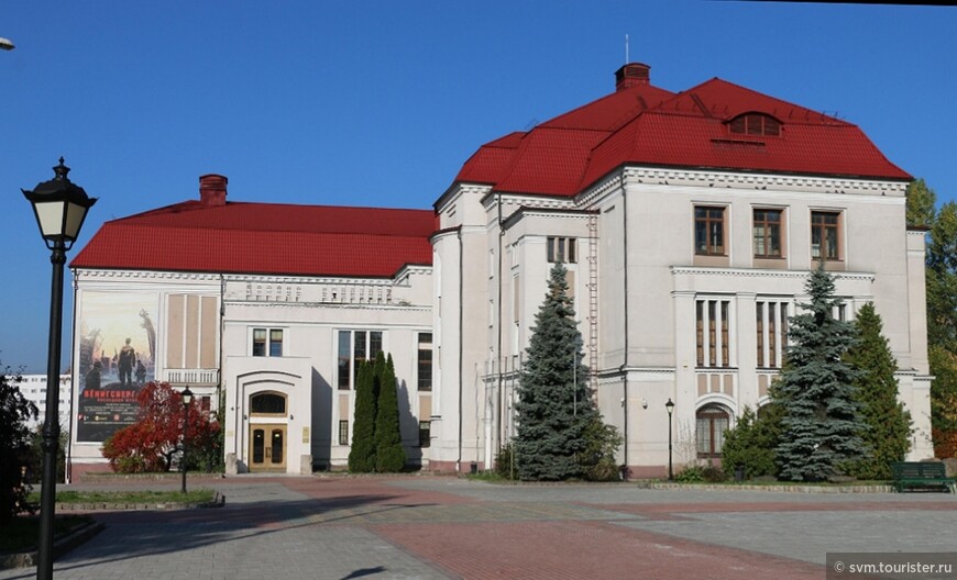 Музейные экспозиции представлены в пяти залах:Зал природы;Зал археологии;Зал истории региона-посвящен истории от эпохи завоевания местности Тевтонским орденом до 1945 года.