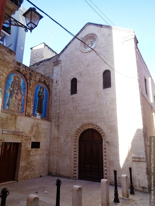Венецианская церковь Сан Марко в Бари