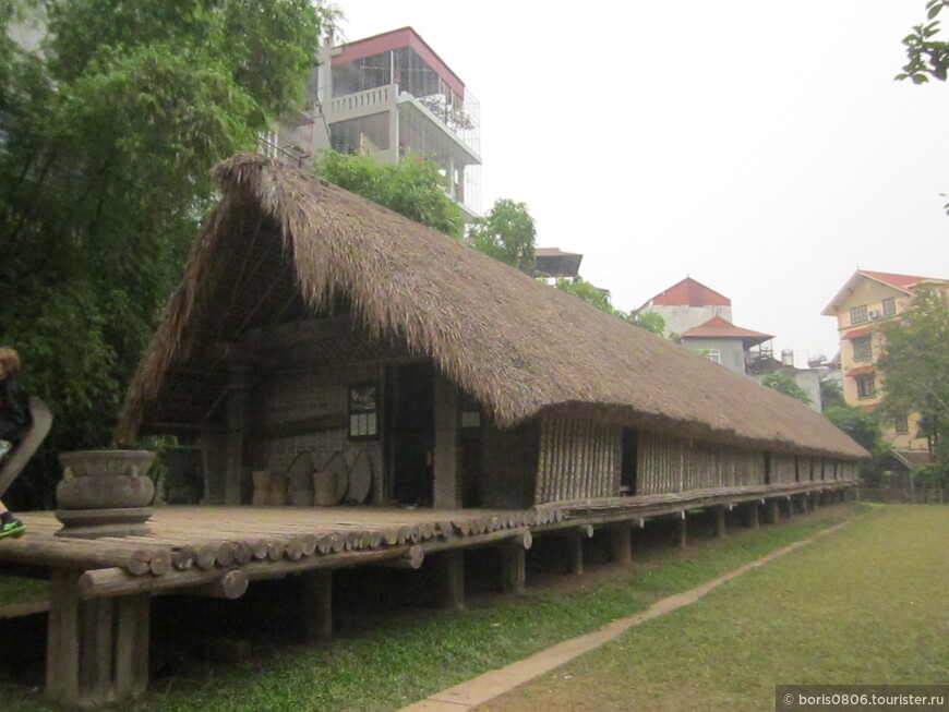 Выставка объектов деревянной архитектуры центрального Вьетнама