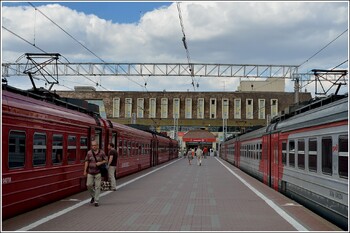 Поезд Адлер-Москва столкнулся с грузовиком под Калугой 