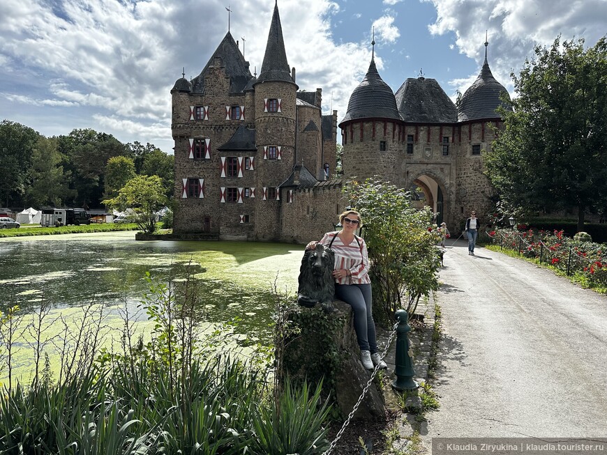 Рыцарский замок на воде