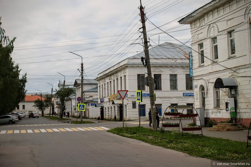 Кириллов, улица Гостинодворская.