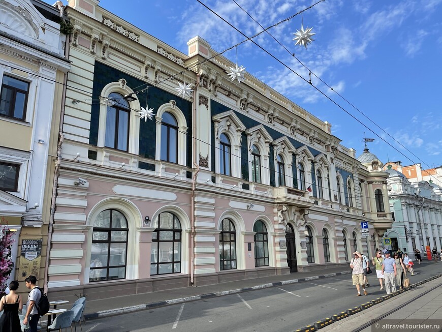 Здание Волжско-Камского банка (дом Н.А.Бугрова, №27). 1894-1896. Архитектор - В.П.Цейдлер. 
