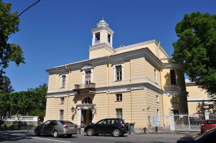 Петропавловская дворцовая церковь