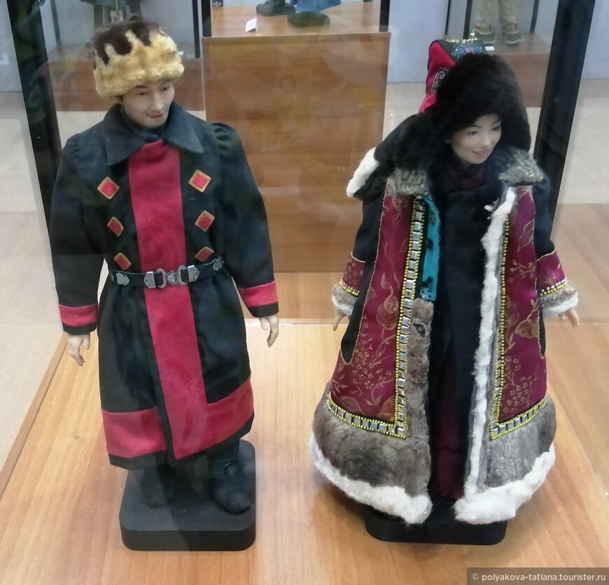 Куклы в традиционном якутском костюме