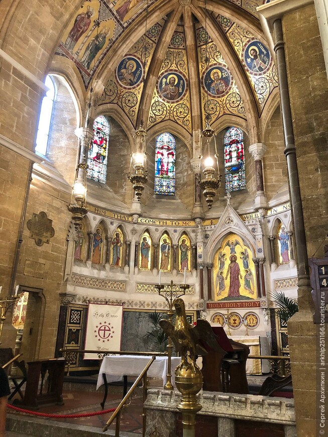 Англиканская церковь Святого Креста в готическом стиле в Палермо на Сицилии