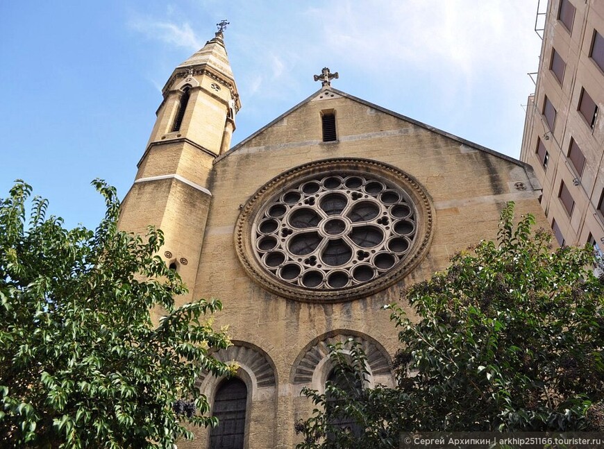 Англиканская церковь Святого Креста в готическом стиле в Палермо на Сицилии