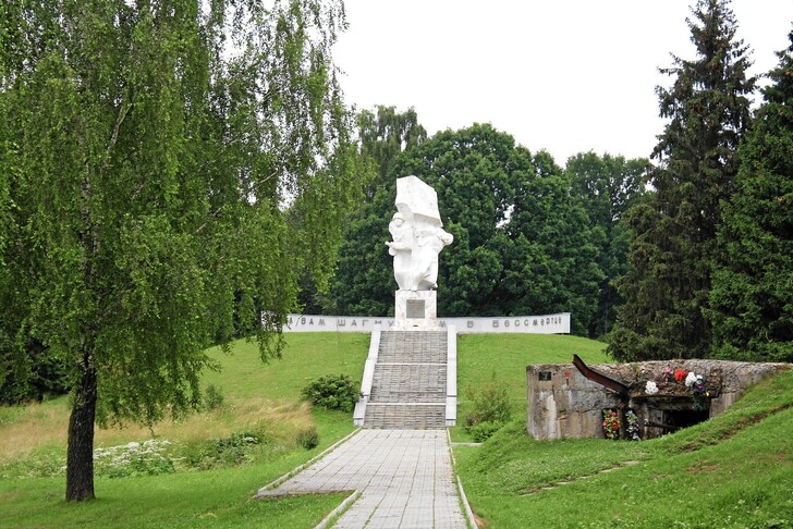 Памятник подвигу подольских курсантов