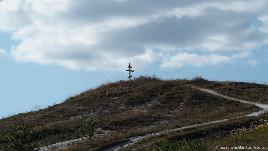 Поклонный крест на вершине горы Голгофы