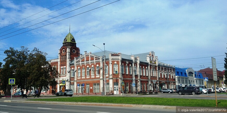 Проспект Ленина. Здание бывшей городской ратуши, где в настоящее время находится музей Город.
