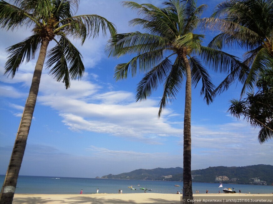Центральный пляж Патонга на острове Пхукет (Южный Таиланд)