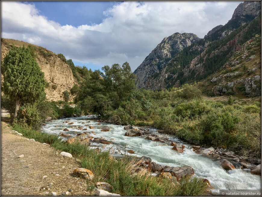 Западный Кыргызстан: Таласская долина, город Талас, озера Ак-куль
