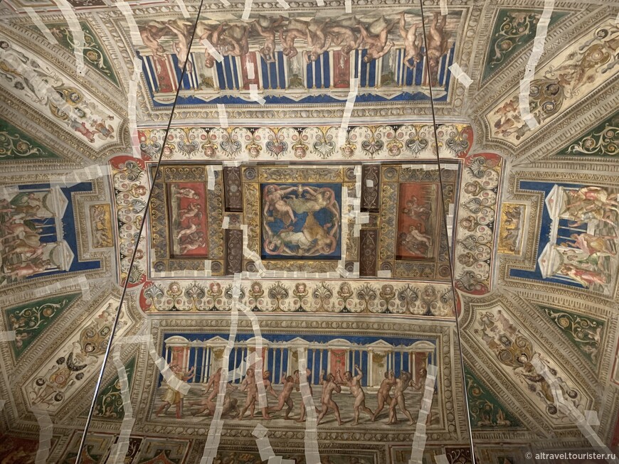 Игровая комната (Saletta dei Giochi) с фреской, изображающей игры и состязания в Древнем Риме.