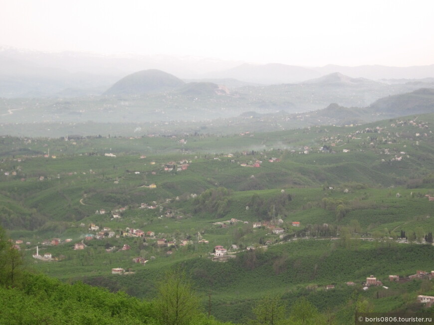 Вершина холма с видом на город Орду и окрестности