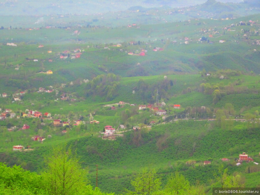 Вершина холма с видом на город Орду и окрестности