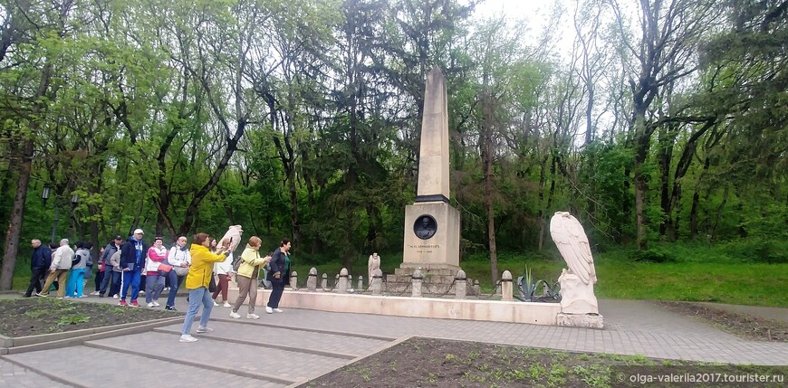 Памятник около места дуэли М.Ю.Лермонтова