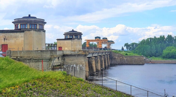Плотина Иваньковской ГЭС